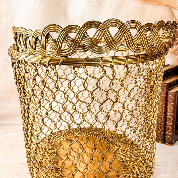1960's French Woven Chain Link Large Brass Basket - Picture 5 of 7